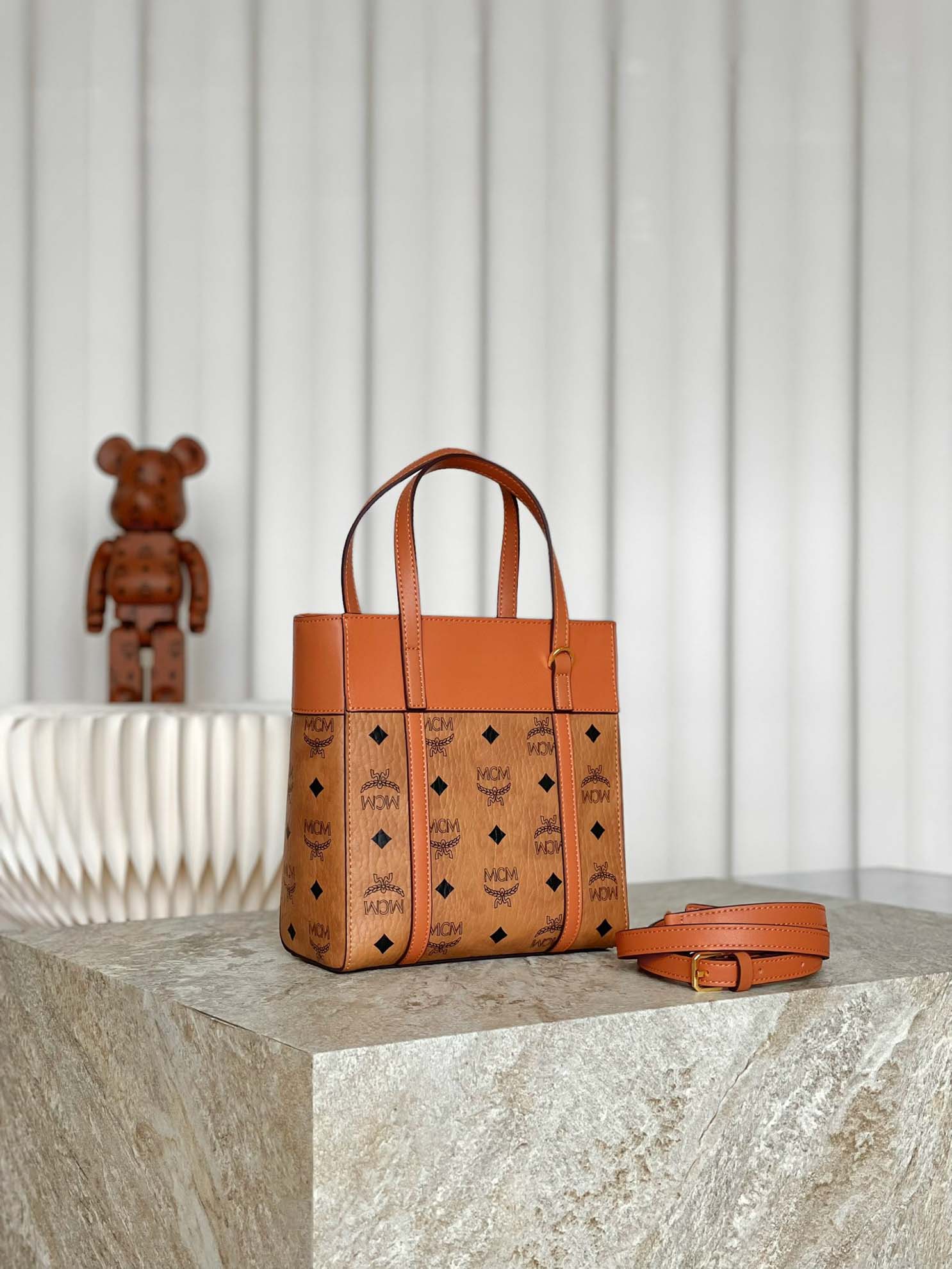 TÚI MCM Visetos Mini Aren Shopper Tote Cognac