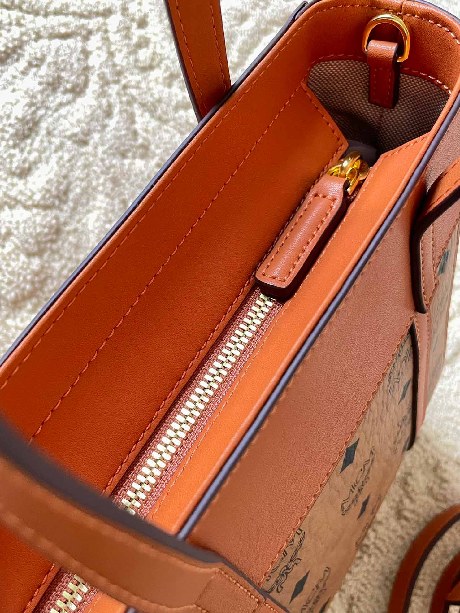 TÚI MCM Visetos Mini Aren Shopper Tote Cognac