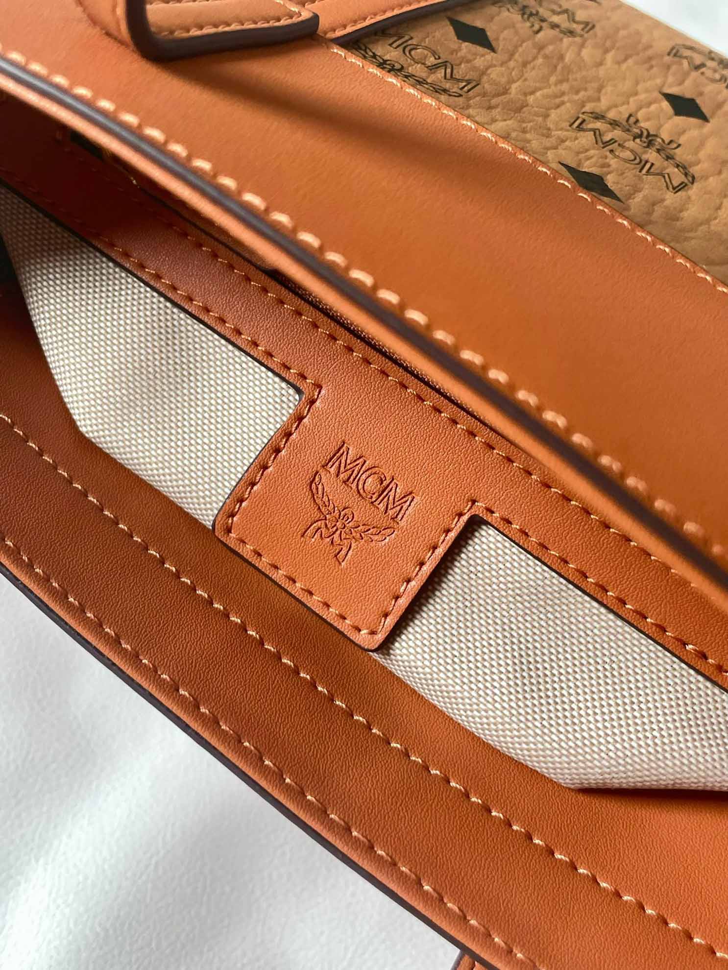 TÚI MCM Visetos Mini Aren Shopper Tote Cognac