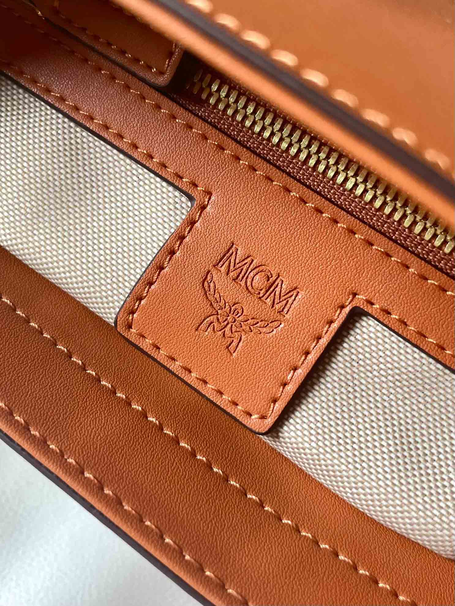 TÚI MCM Visetos Mini Aren Shopper Tote Cognac