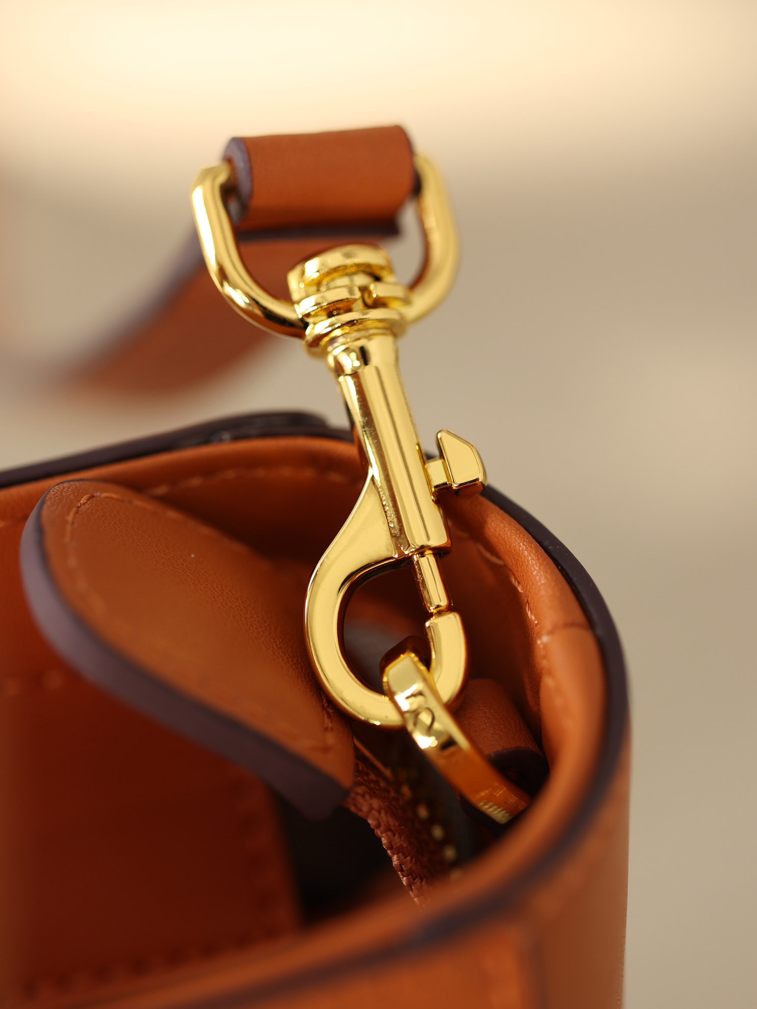 TÚI MCM Visetos Mini Aren Shopper Tote Cognac