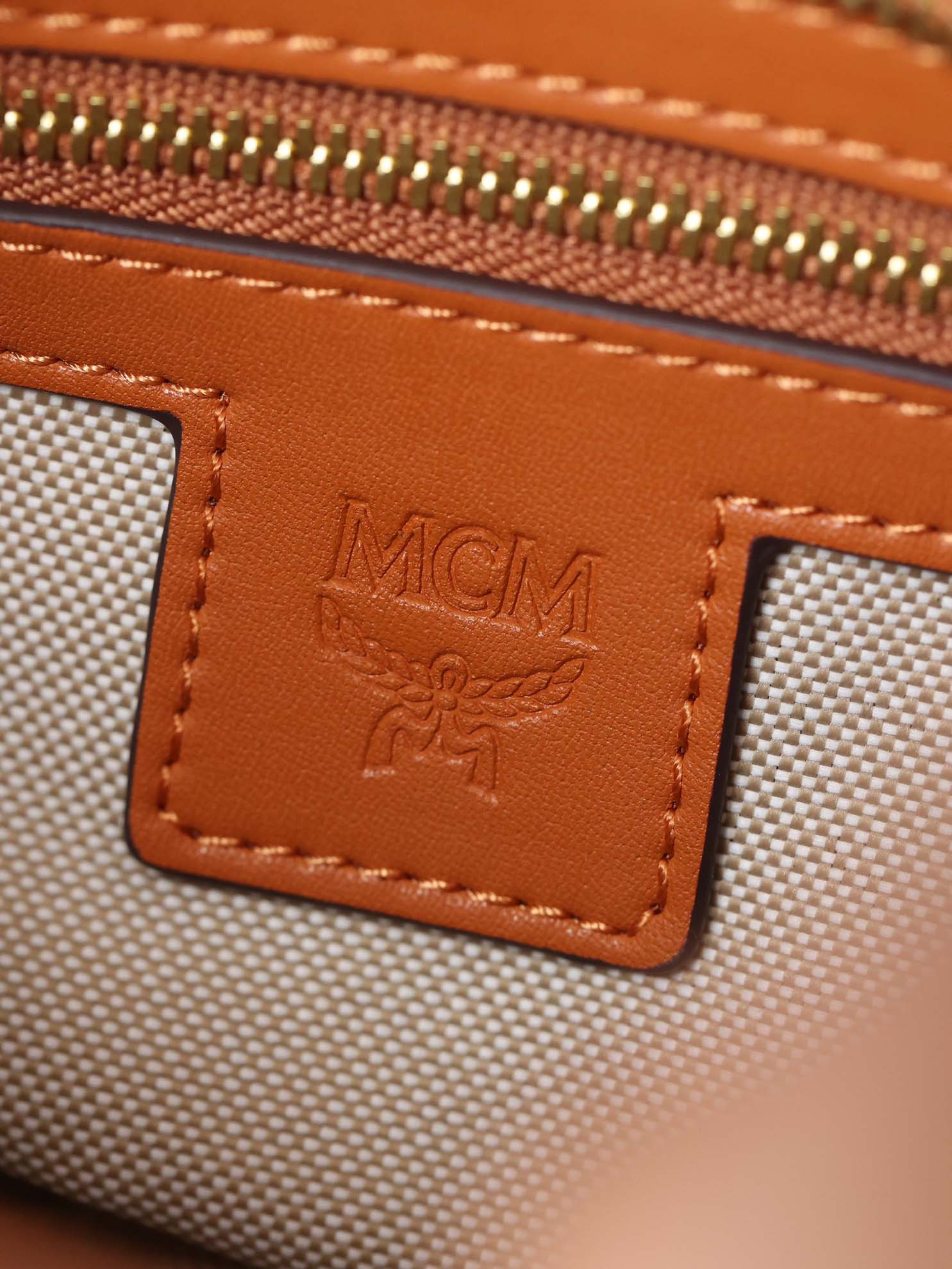 TÚI MCM Visetos Mini Aren Shopper Tote Cognac