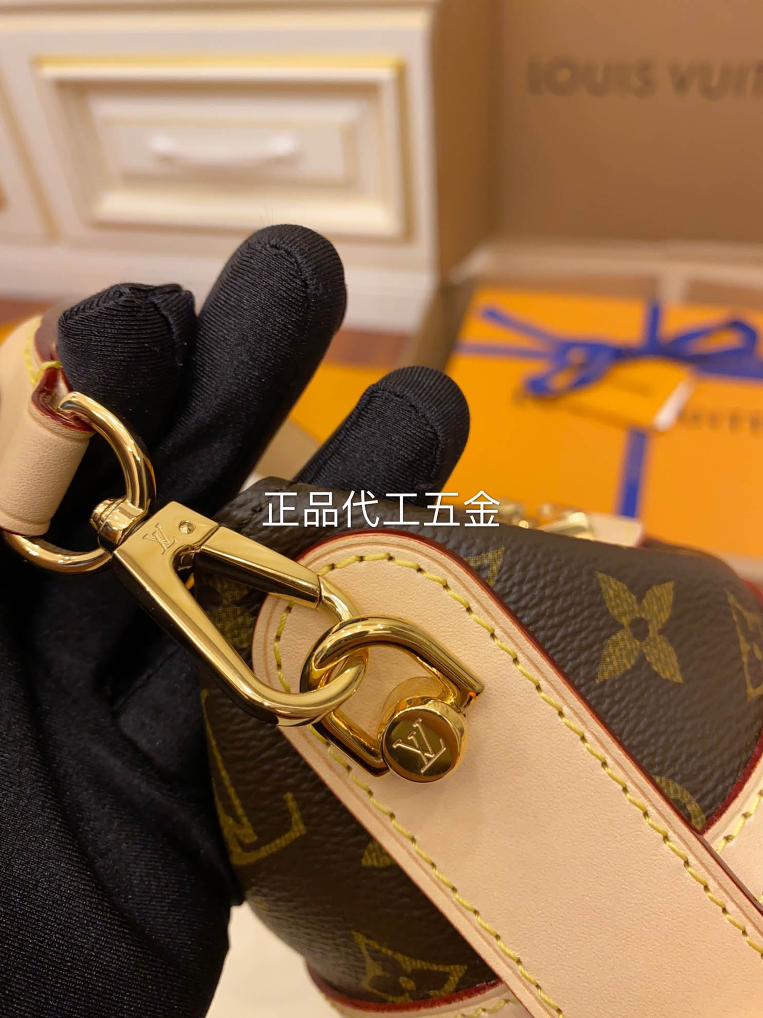 Túi Nữ Louis Vuitton Duffle Monogram Coated Canvas 'Beige' 