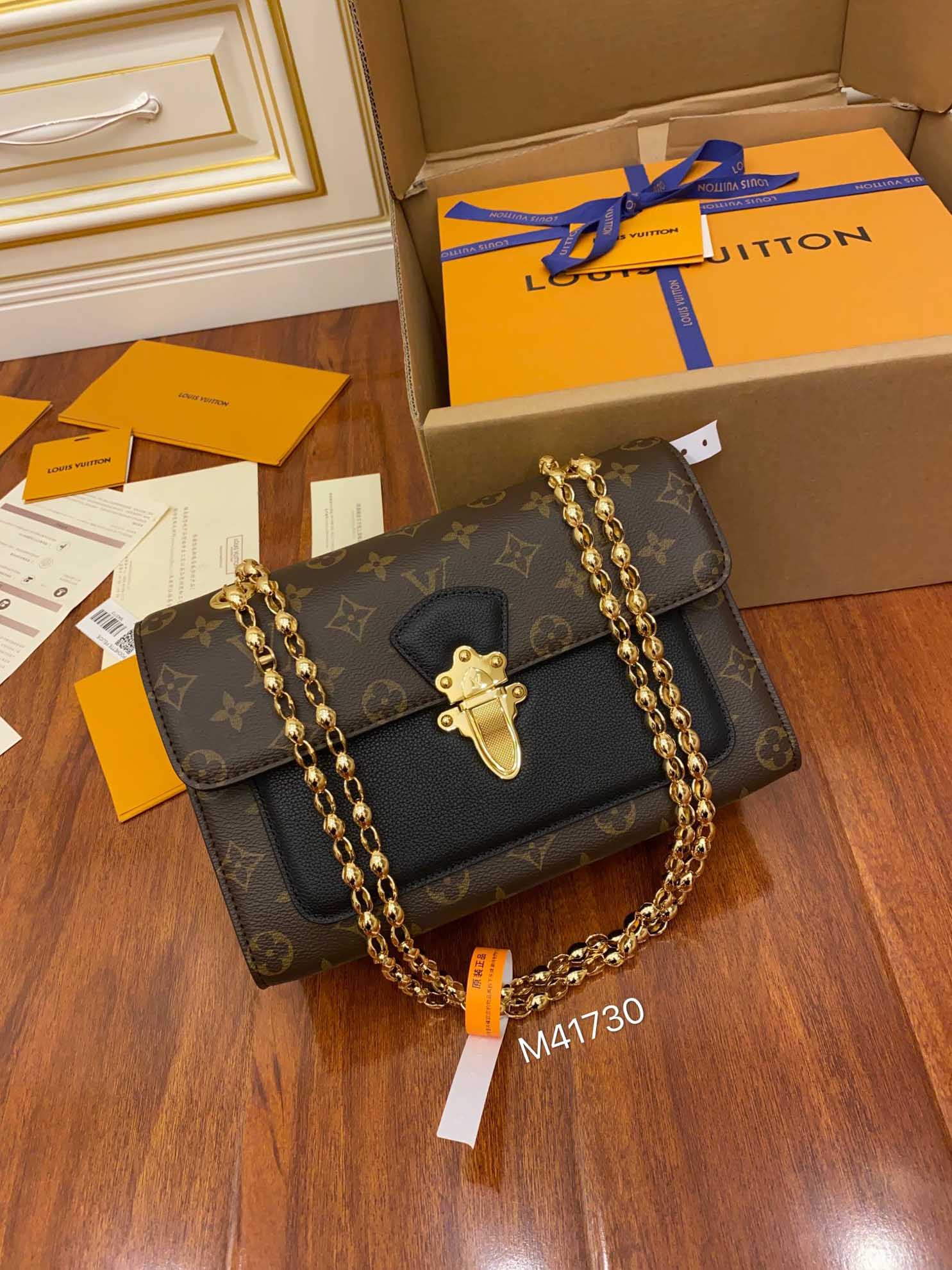 Túi Nữ Louis Vuitton Victoire Monogram Canvas 'Noir Black' 