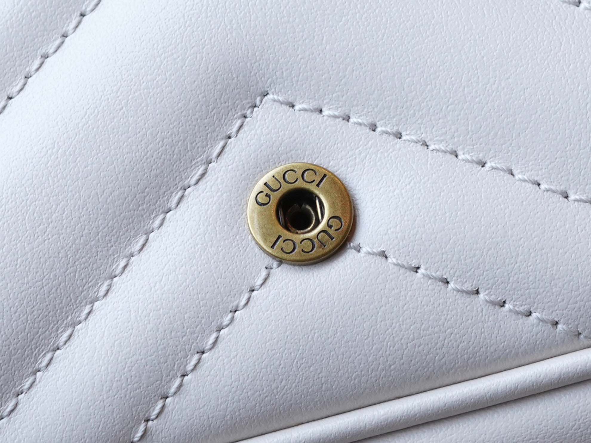Túi Xách Gucci GG Marmont Matelassé Leather Super Mini Bag Màu Trắng