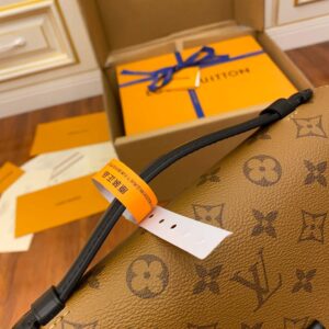 Túi Xách Louis Vuitton Monogram Canvas Pochette Metis