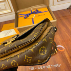 Túi Xách Louis Vuitton Monogram Canvas Pochette Metis