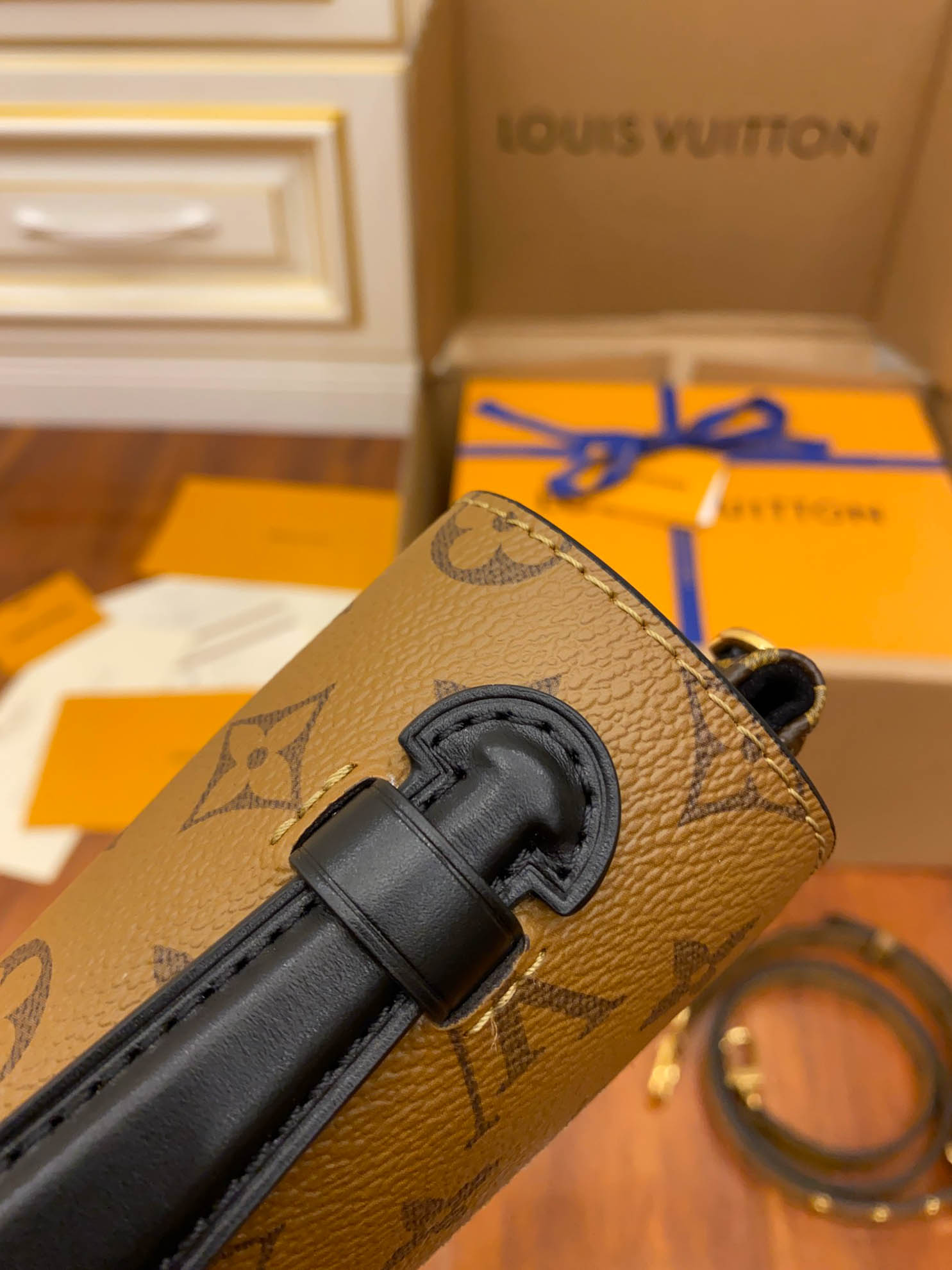 Túi Xách Louis Vuitton Monogram Canvas Pochette Metis 