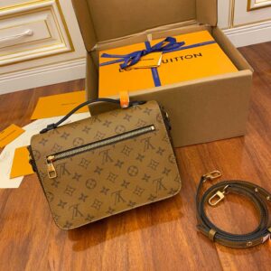 Túi Xách Louis Vuitton Monogram Canvas Pochette Metis