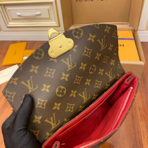 Túi xách Louis Vuitton Saint Placide