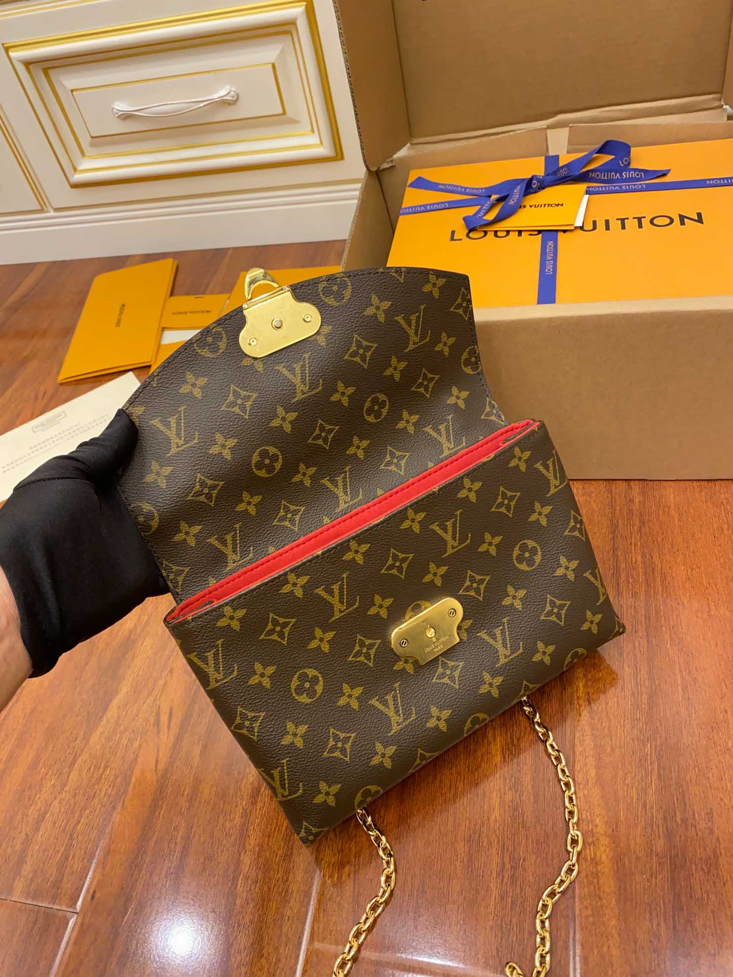 Túi xách Louis Vuitton Saint Placide 