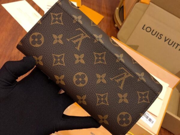 Ví Louis Vuitton Sarah Wallet Fuchsia