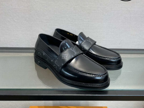 Giày Louis Vuitton Derby Harness Black Loafers Hoa