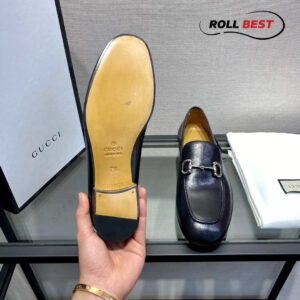 Giày Gucci Horsebit Loafer Leather Đen Da Nhăn Khóa Bạc Ngang