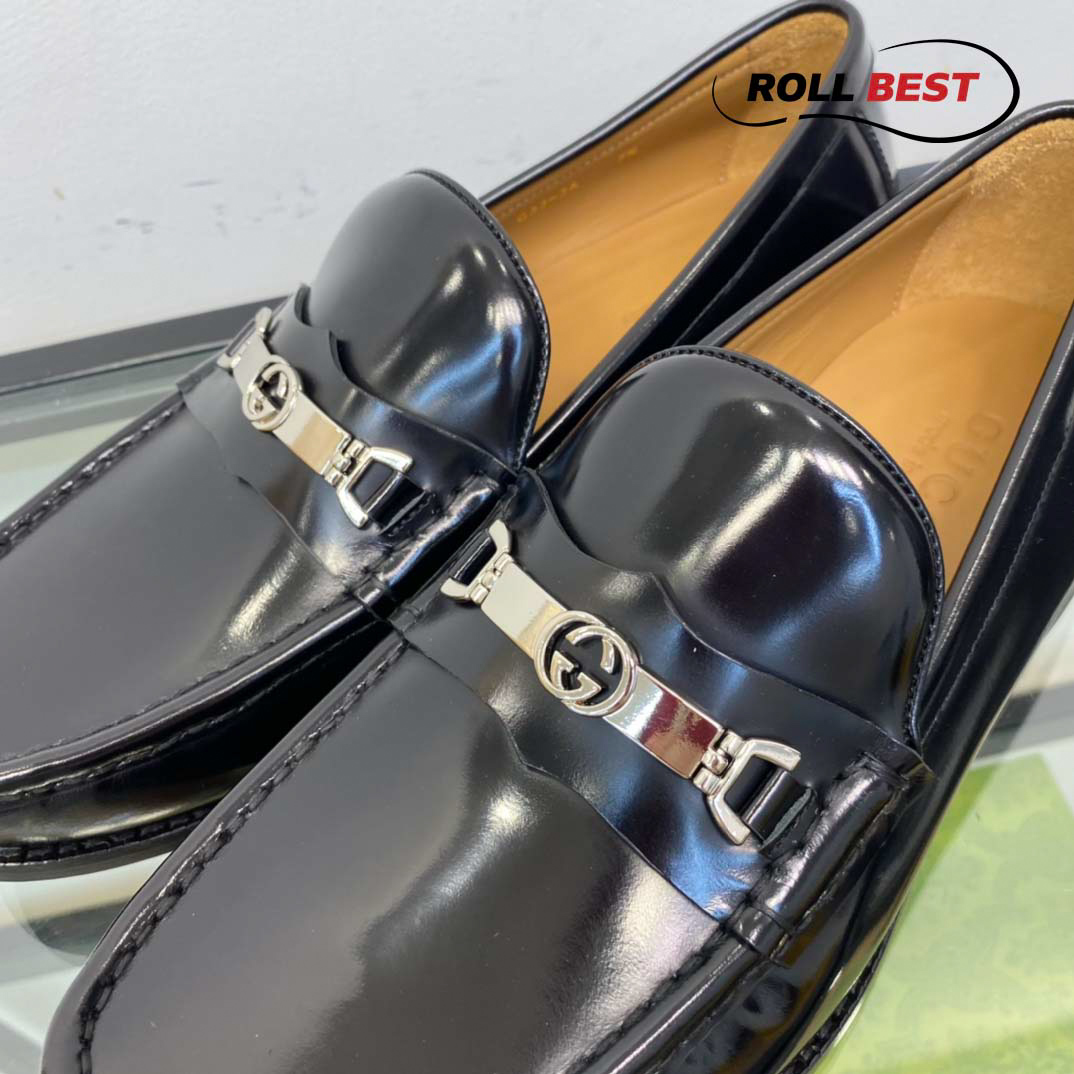 Giày Gucci Loafer Đen Da Bóng Logo Chữ Bạc