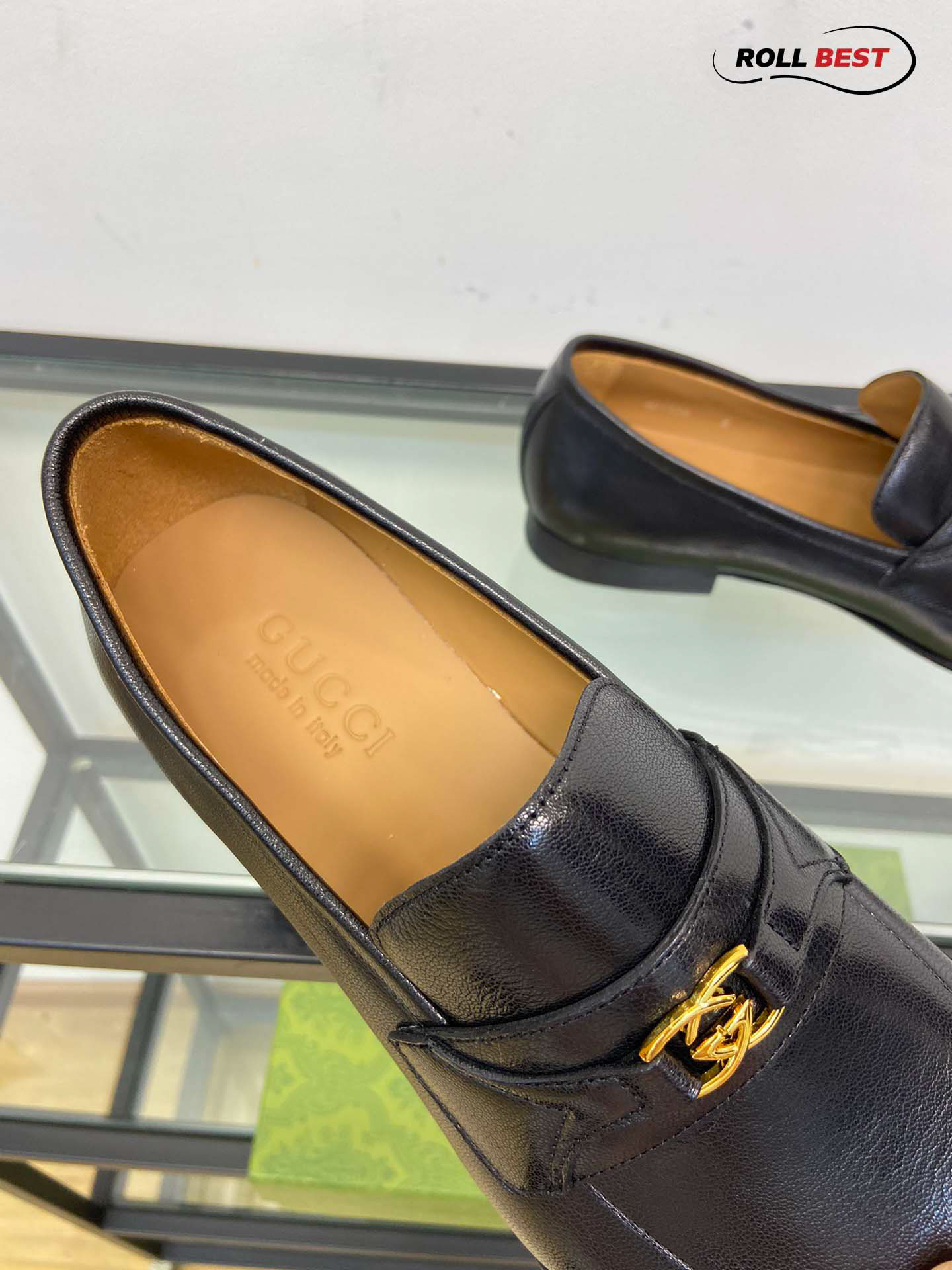 Giày Gucci Loafer Đen Da Nhăn Logo Gucci Vàng Nhỏ