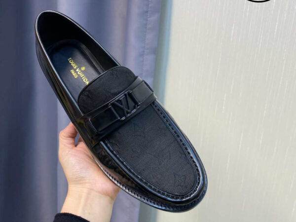 Giày Louis Vuitton Major Họa Tiết Monogram Đế Cao Khóa Đen