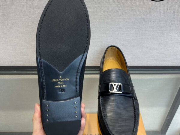 Giày Louis Vuitton Major Loafer Da EPI Đế Cao Sọc Ngang