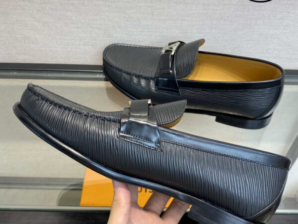 Giày Louis Vuitton Major Loafer Da EPI Đế Cao Sọc Ngang