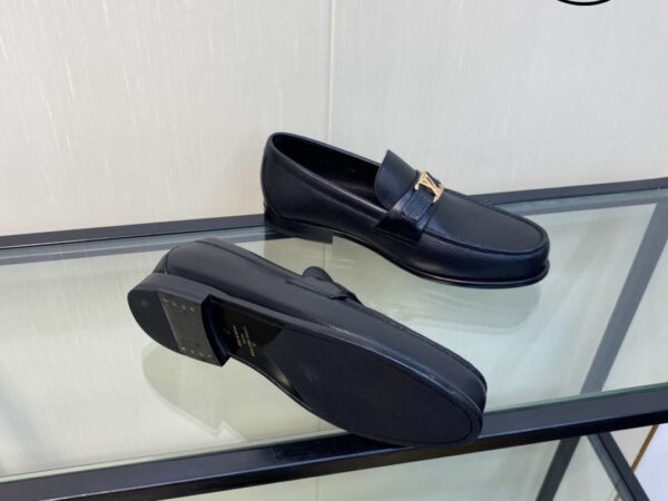 Giày Louis Vuitton Major Loafer Đế Cao Da Nhăn Khóa Vàng
