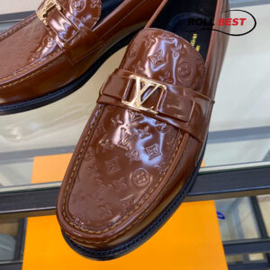 Giày Louis Vuitton Major Loafer Nâu Họa Tiết Chìm Khóa Bạc