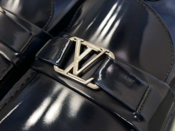 Giày Louis Vuitton Major Loafers Đế Cao Da Bóng Xanh Than