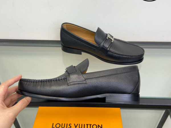 Giày Louis Vuitton Major Loafers Shoes Đế Cao Da Nhăn Đen