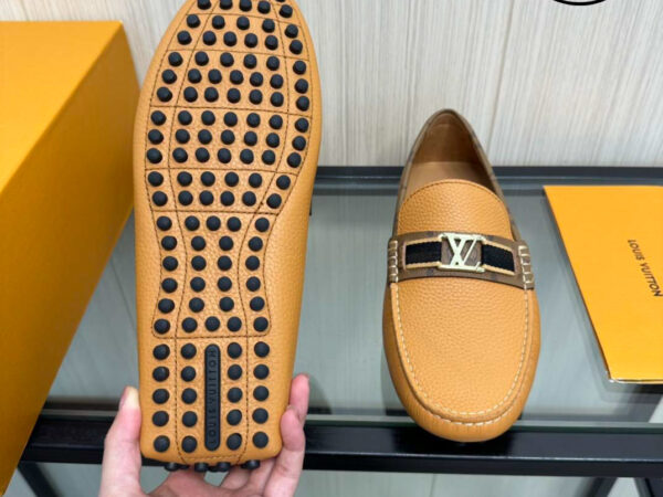 Giày Louis Vuitton Moccasin Cam Da Nhăn Viền Monogram