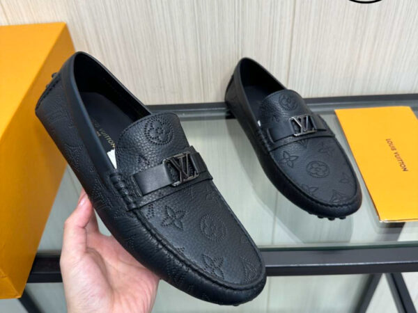 Giày Louis Vuitton Moccasin Đen Vân Monogram Chìm