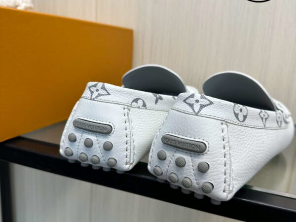 Giày Louis Vuitton Moccasin Trắng Da Nhăn Viền Monogram
