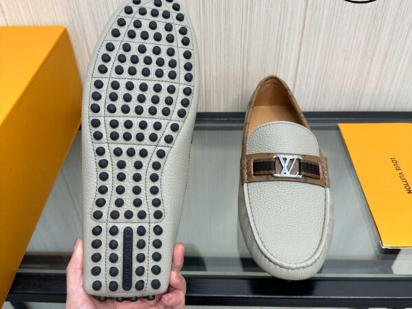 Giày Louis Vuitton Moccasin Trắng Nâu Da Nhăn Viền Monogram