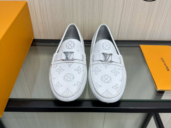 Giày Louis Vuitton Moccasin Trắng Vân Monogram Chìm