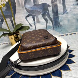 Louis Vuitton Avenue Slingbag NM Radiant Sun