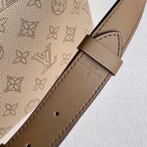 Louis Vuitton Beaubourg Hobo MM Mahina Beige Leather