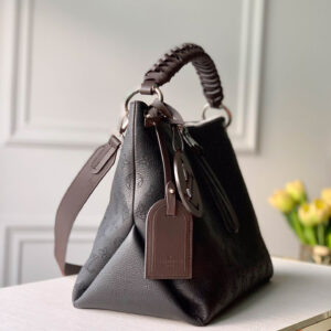 Louis Vuitton Beaubourg Hobo MM Mahina Leather