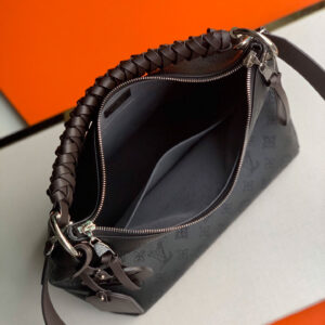 Louis Vuitton Beaubourg Hobo MM Mahina Leather