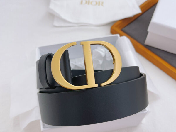 Thắt Lưng Dior Da Trơn Khóa To Logo CD