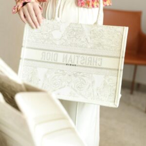 Túi Dior Book Tote Gold-Tone Around The World Stella Embroidery