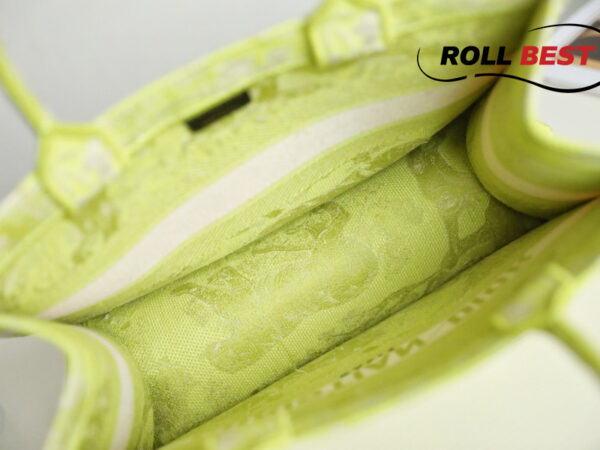 Túi Dior Book Tote Lime Toile de Jouy Reverse Embroidery