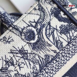 Túi Dior Book Tote Toile de Jouy Embroidery Blue