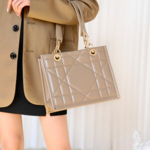 Túi Dior Essential Tote Bag ‘Hazelnut Archicannage Calfskin’