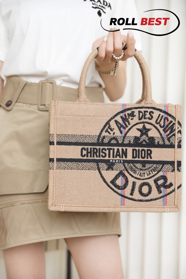 Túi Dior Medium Book Tote ‘Beige Jute Canvas Embroidered’