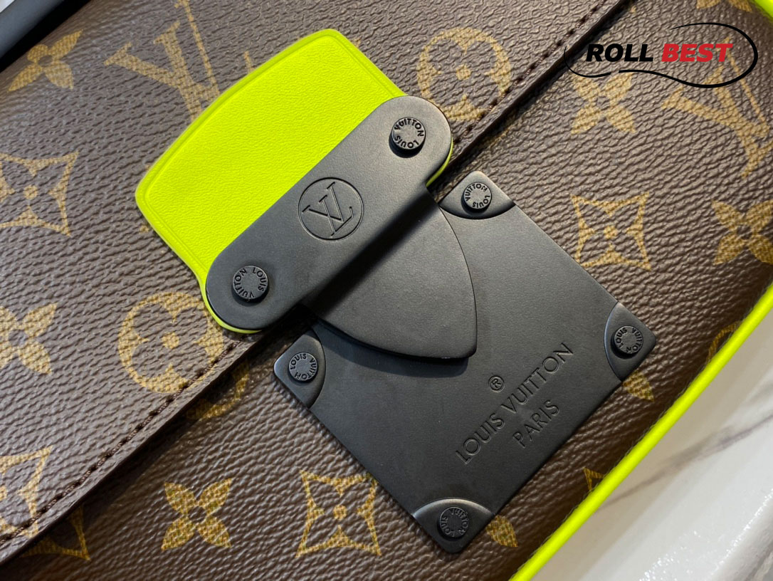 Túi Đeo Hông Nam Louis Vuitton LV S Lock Sling Bag Monogram Neon