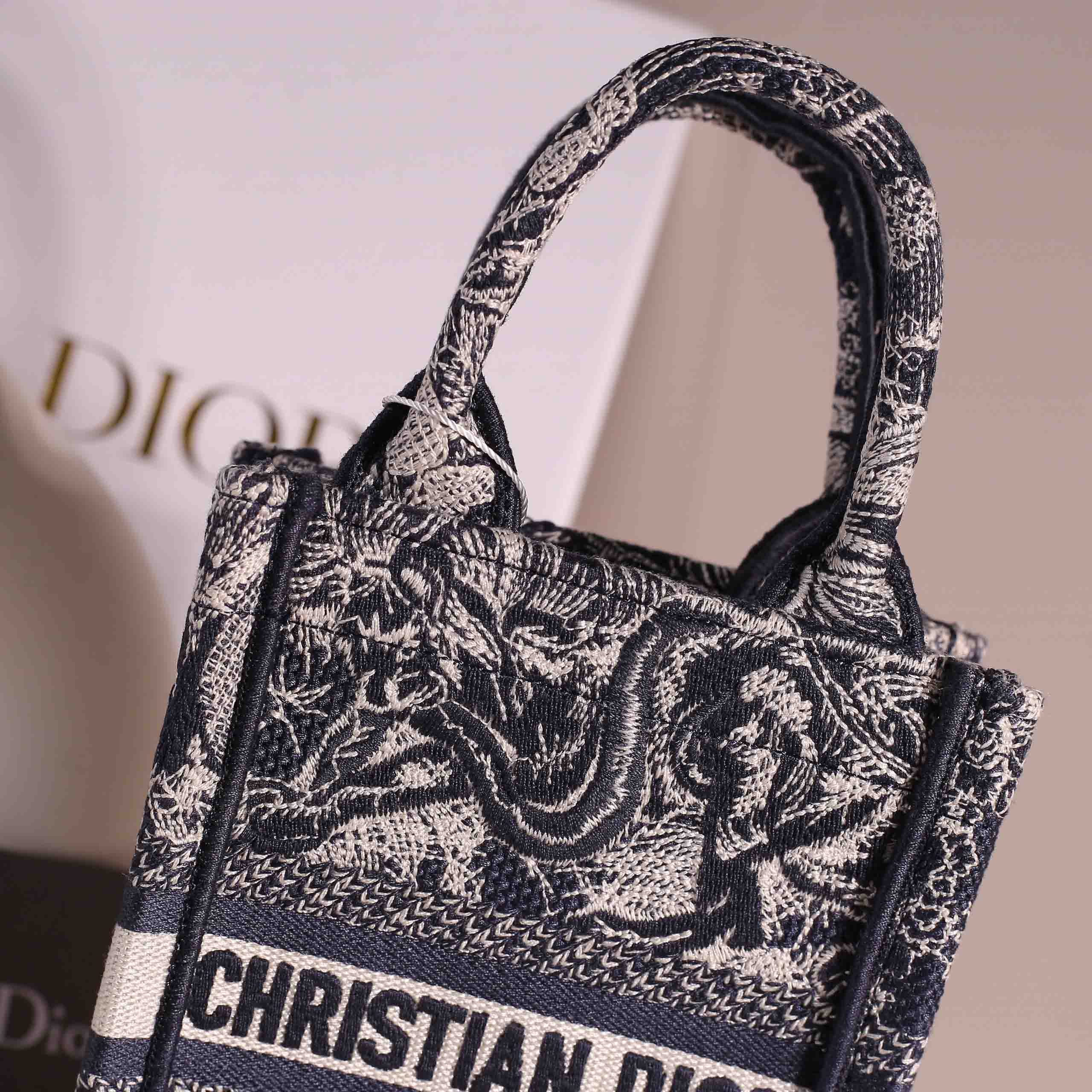 Túi Mini Dior Book Tote Phone Bag Blue Tiger Toile De Jouy Reverse