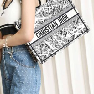 Túi Nữ Dior Medium Book Tote Plan de Paris Embroidery 'White Black'