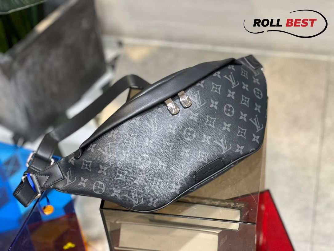 Louis Vuitton Discovery Bumbag Monogram Eclipse Black