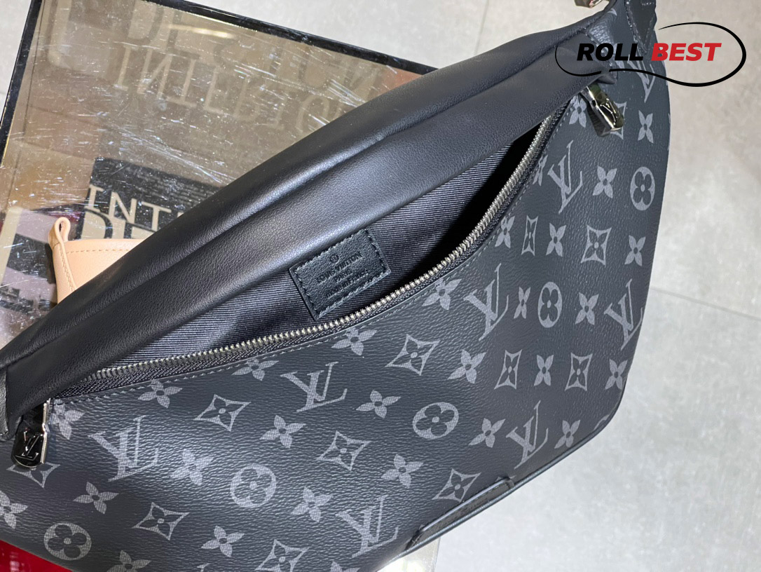 Louis Vuitton Discovery Bumbag Monogram Eclipse Black