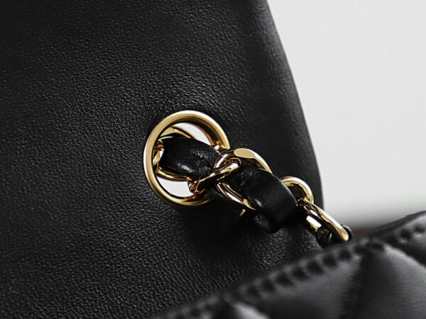 Túi Chanel Classic Flap Bag Mini Black Gold Lambskin (12x20x6)