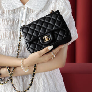 Túi Chanel Classic Flap Bag Small Black Gold Lambskin (13x17x8)