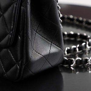 Túi Chanel Classic Flap Bag Small Black Silver Lambskin (13x17x8)